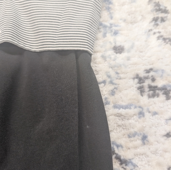 VS PINK Yoga Leggings | XS Black Foldover Waist w/ Heart - Picture 6 of 6